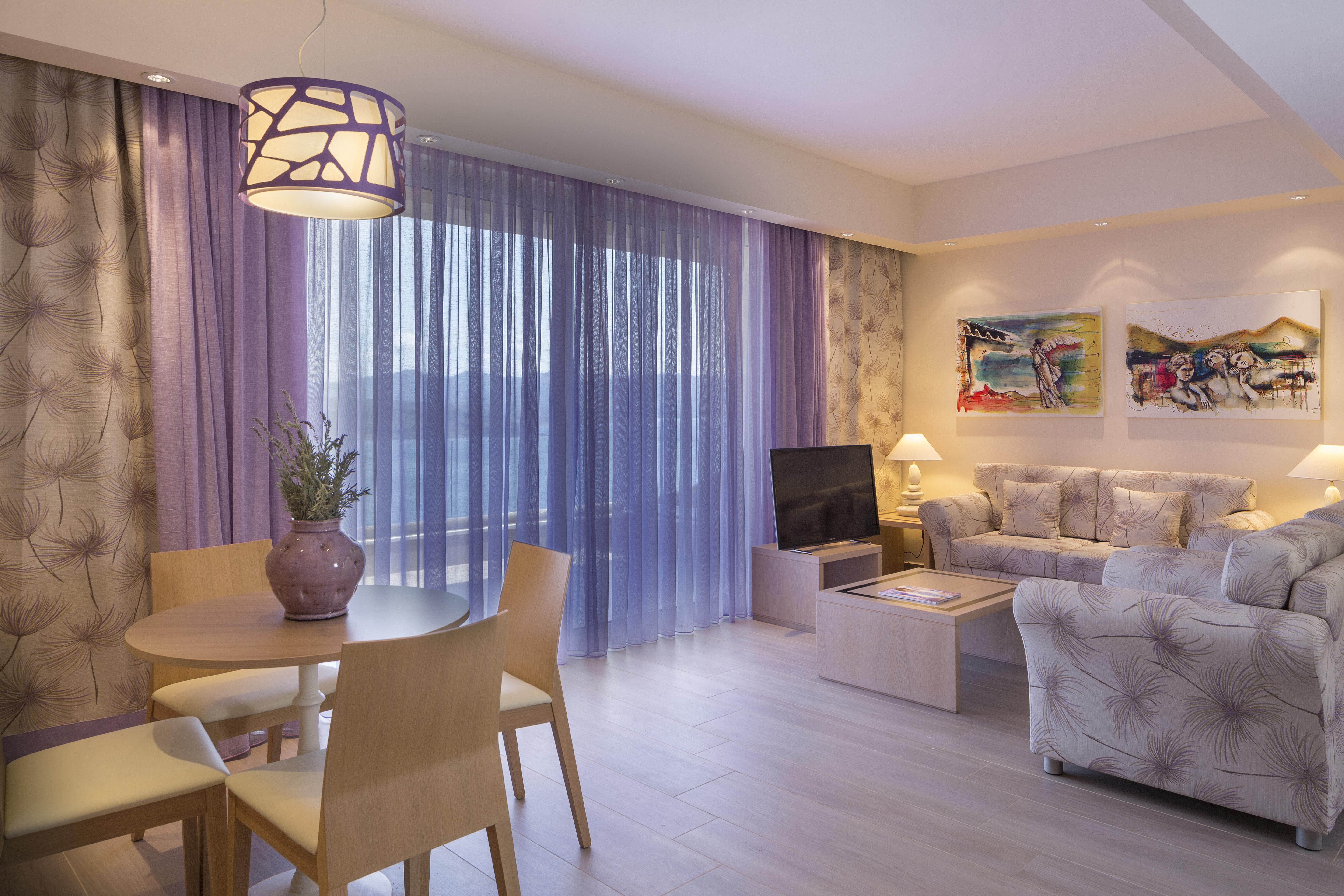 Princess Kyniska Suites Plitra Bagian luar foto